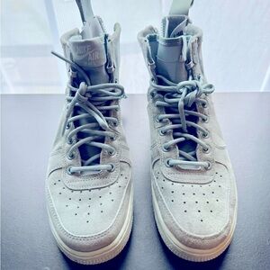 USED Women’s Nike size 7 SF Air Force 1